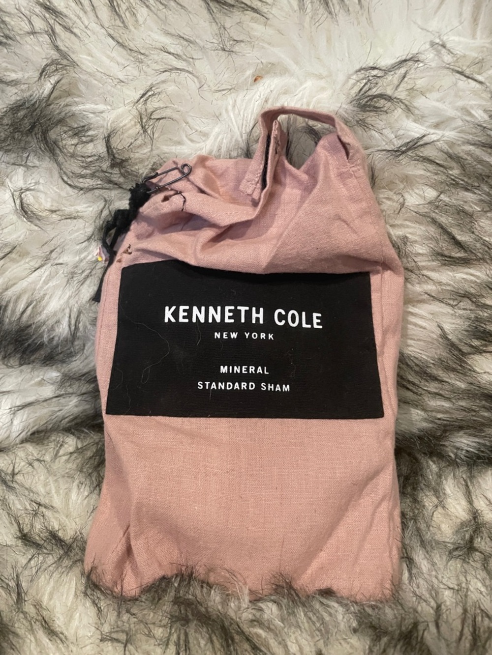 Kenneth Cole Mineral Standard Sham - Blush